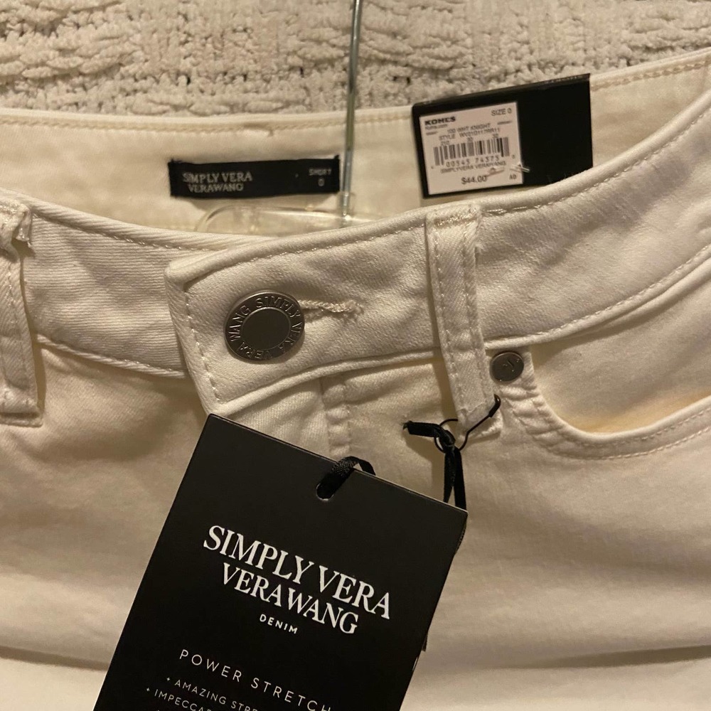 Brand New Vera Wang White Shorts with tag